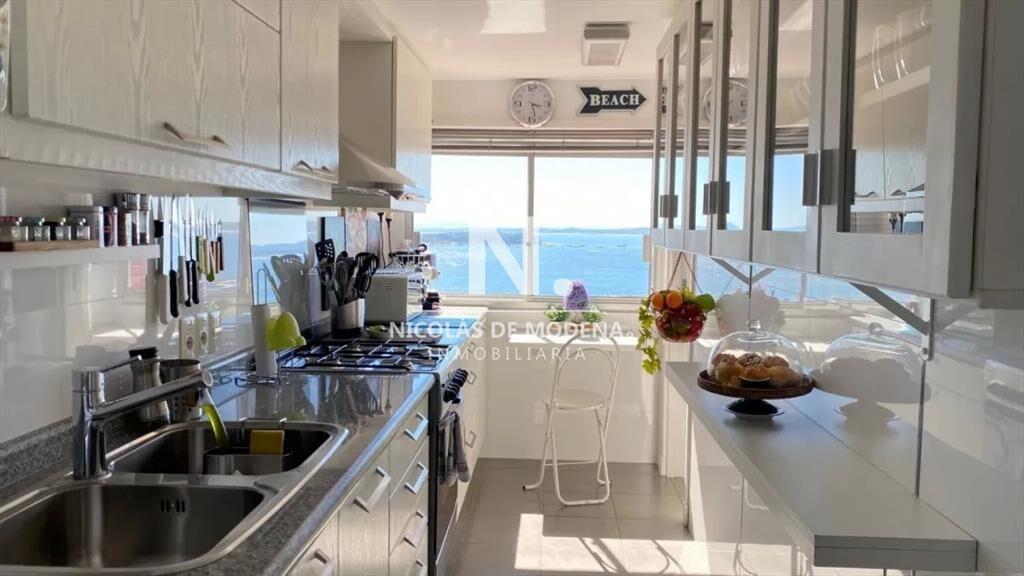 Vende departamento de 3 dormitorios, con en Punta