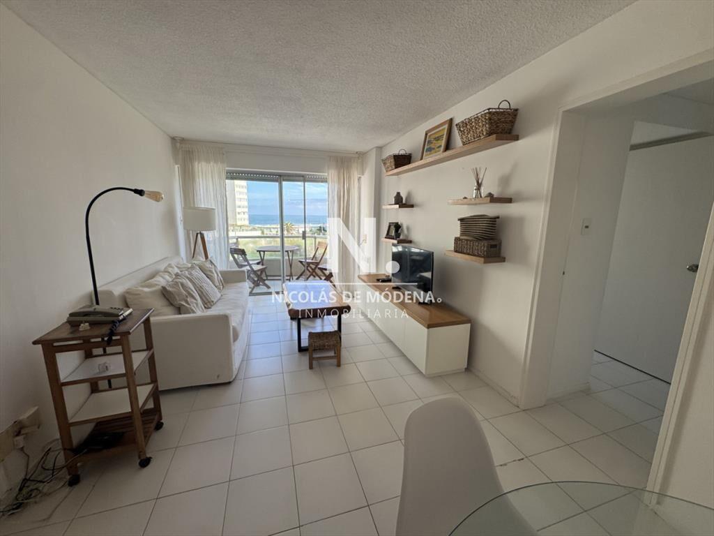 Apartamento en venta con vista directa al mar