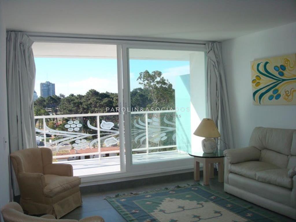 Apartamento en venta en torre Yoo, Punta del Este.
