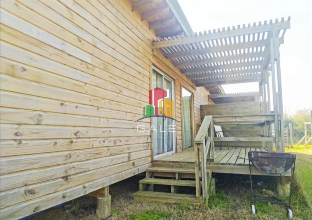 Cabaña de madera, en zona tranquila