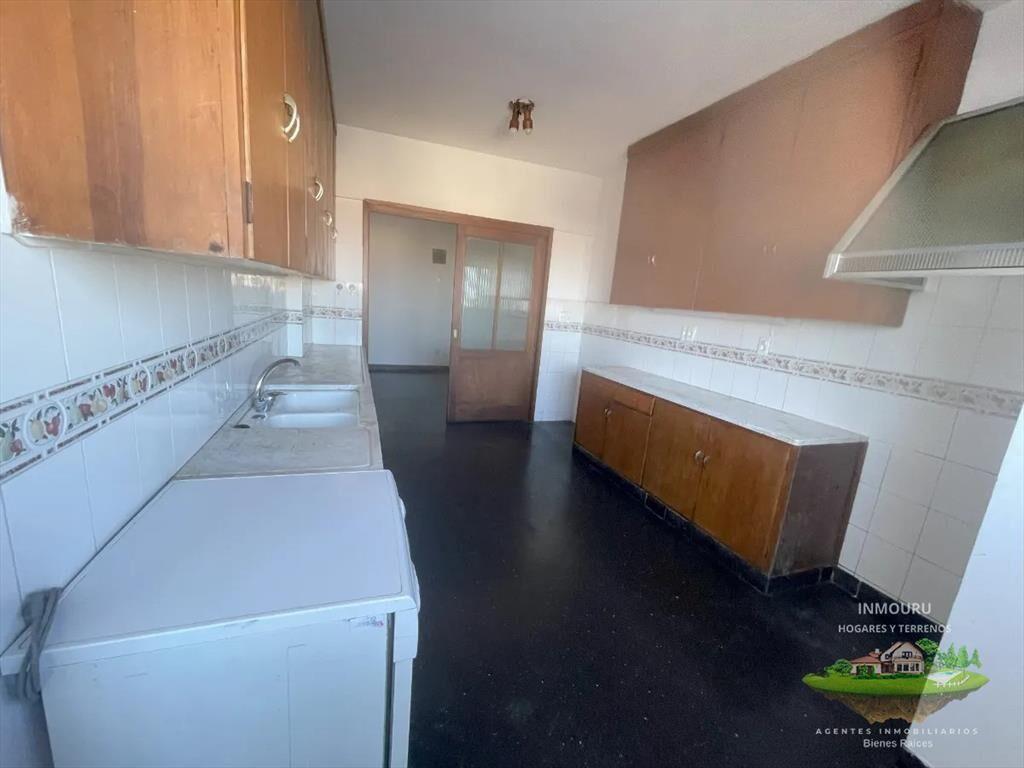 Venta de Apartamento En Cordón, 4 Dorm Y Garage Sobre Avd