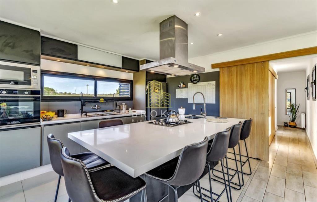 Venta de impresionante casa en El Quijote barrio