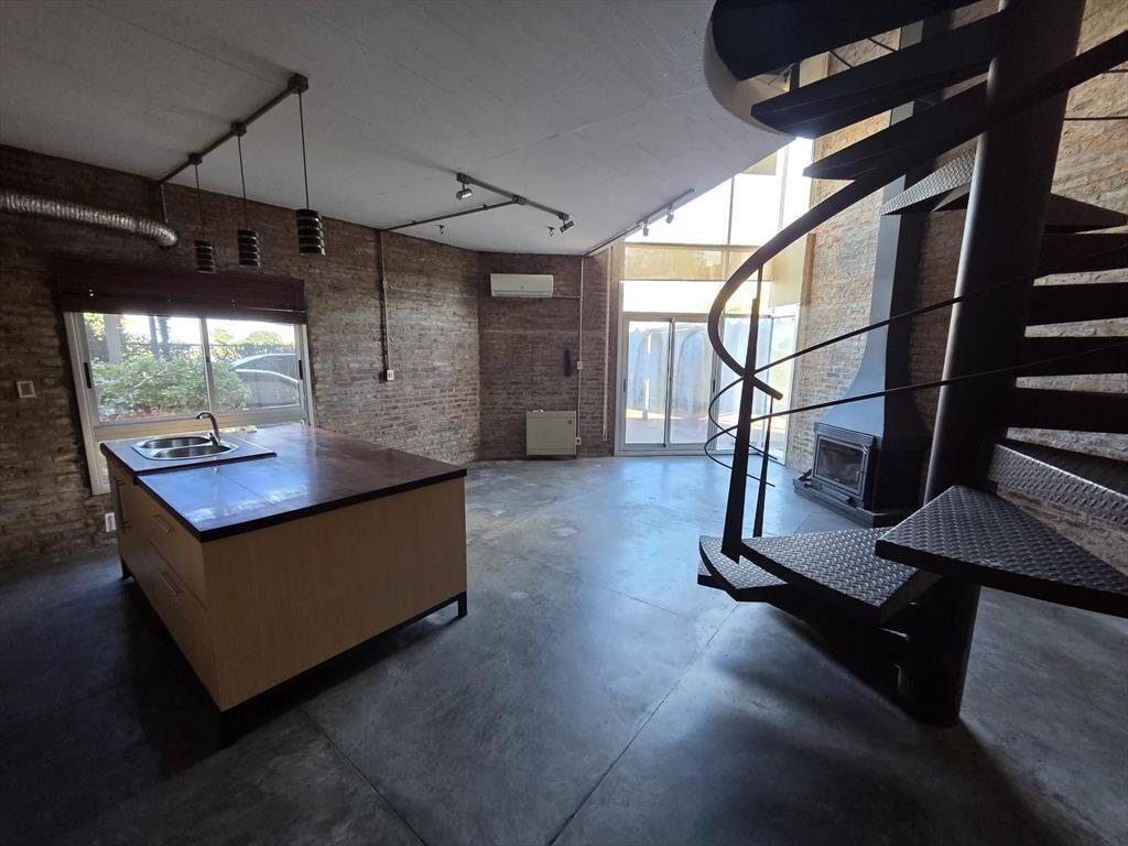 Apartamento -Loft, Puerto del Buceo, 76 m2, garage !!