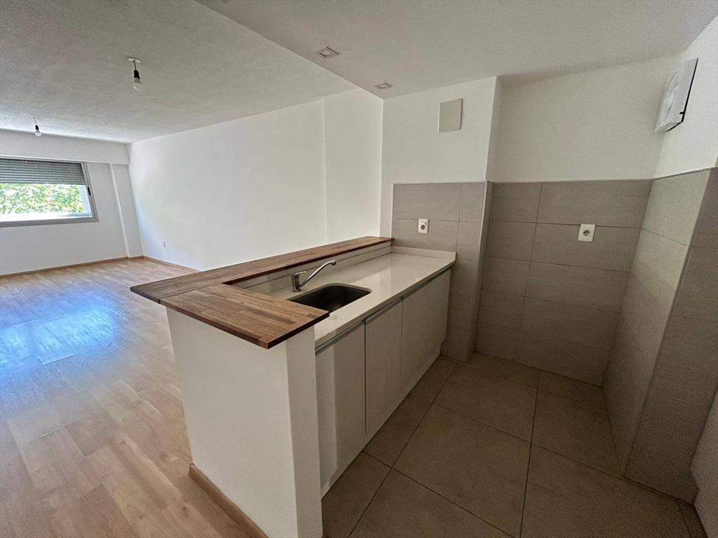 Venta de Apartamento con 2 dormitorios y garage con renta en