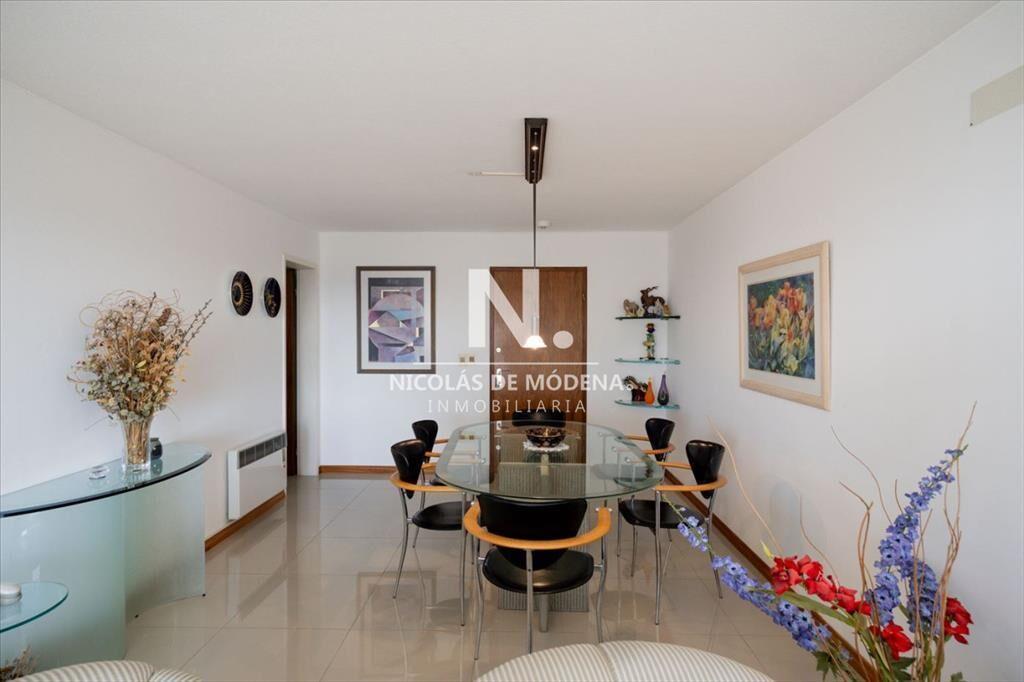 Vende apartamento en Roosevelt de 2 dormitorios,