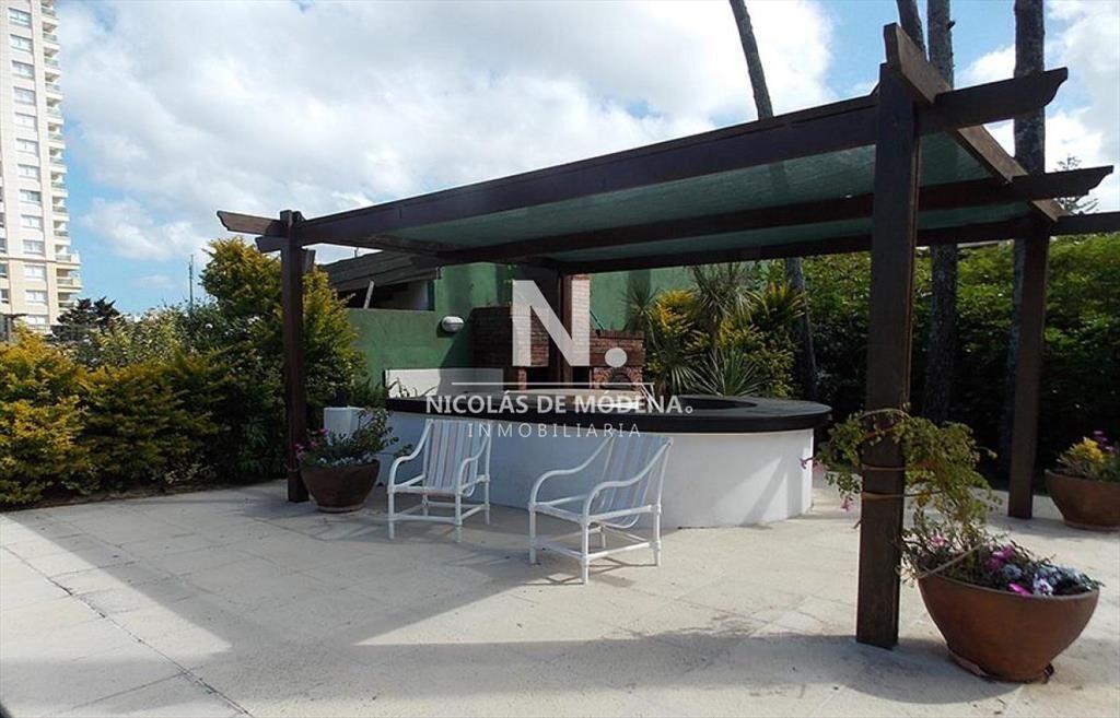 Vende casa en Mansa, Punta del Este de 3 dormitorios.