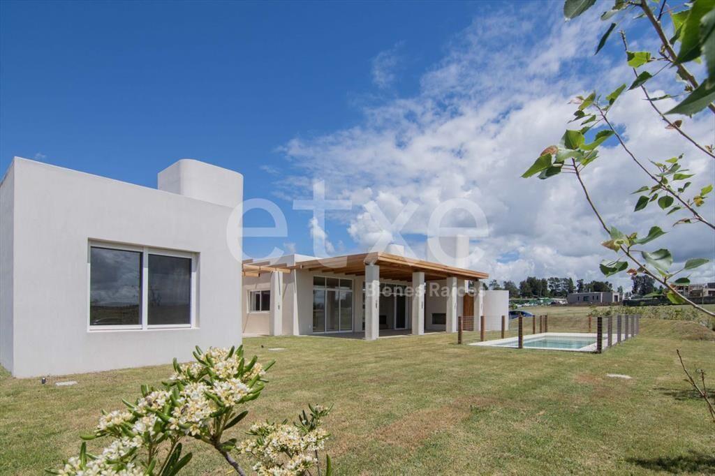 Venta de casa de 3 dormitorios en Cavas...