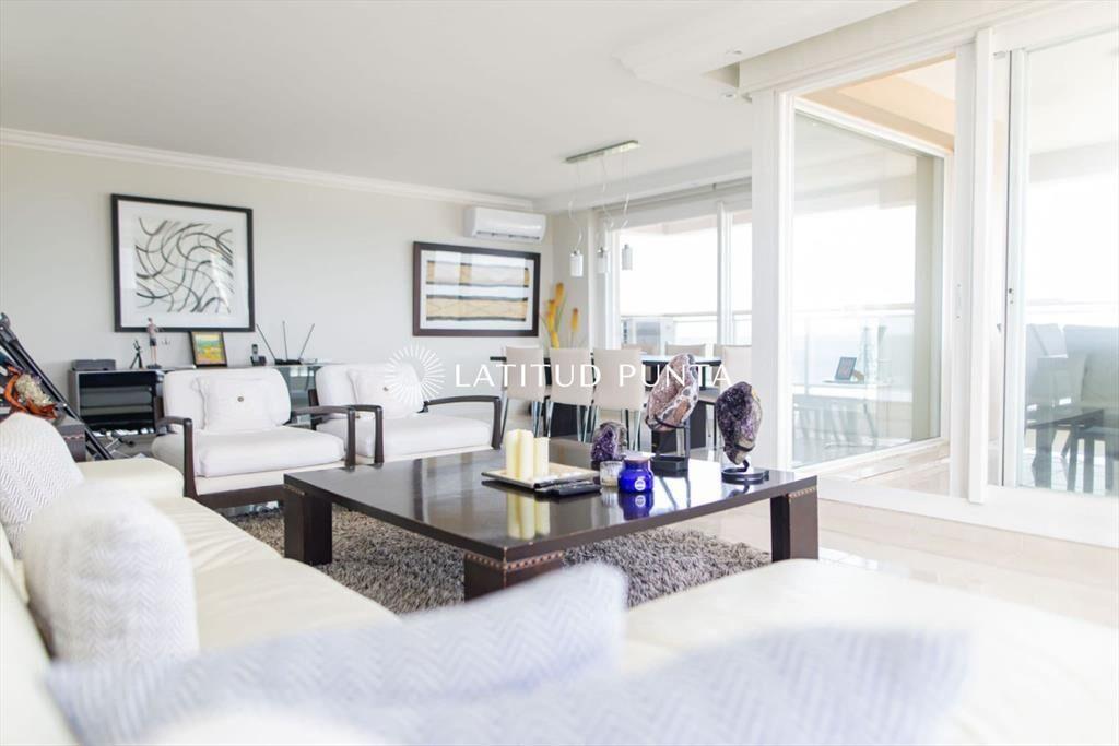 Apartamento esquinero en Le Jardin, 3 suites más