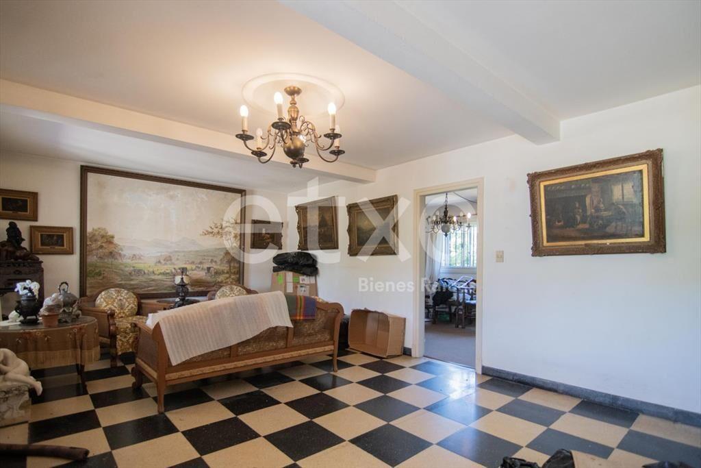Casa en venta en el limite de Carrasco y Punta Gorda...