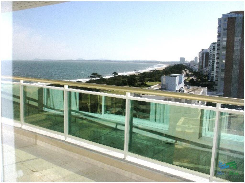 Apartamento de 3 dormitorios con vista al mar del