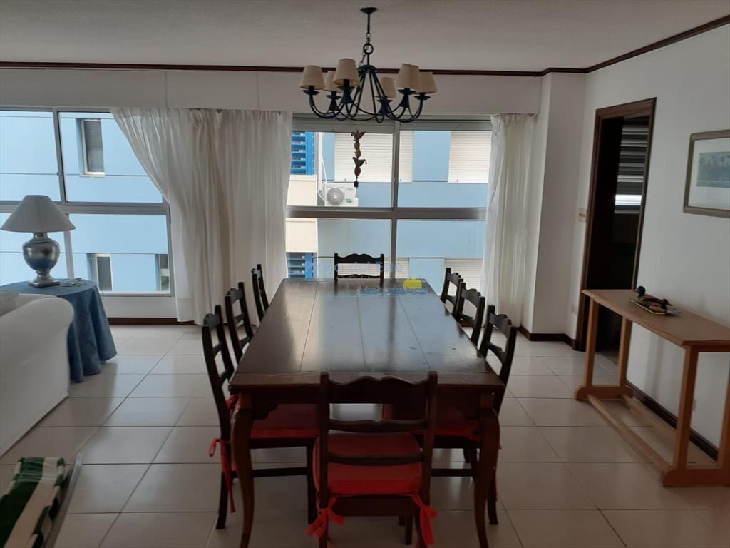 Apartamento en Venta de 3 dormitorios en Punta ,