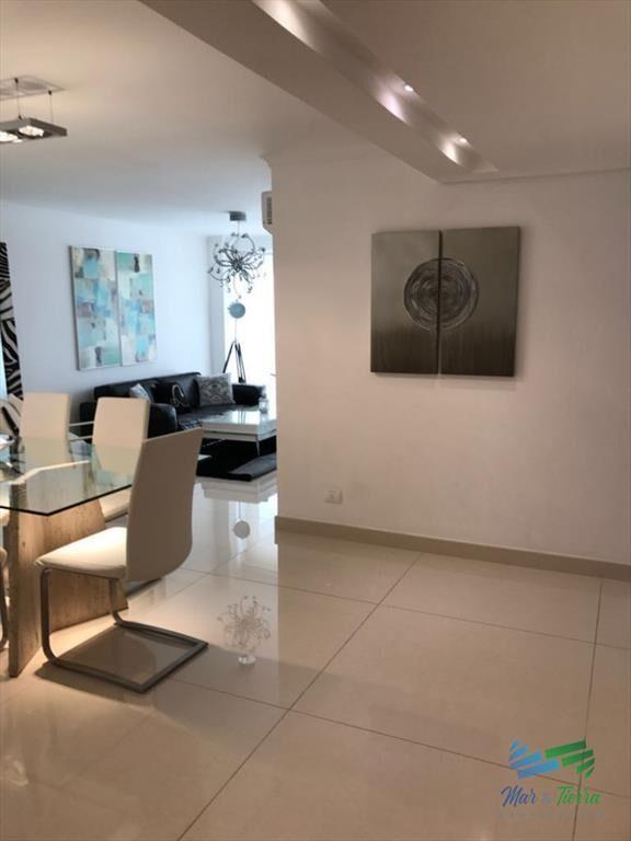 En venta.. piso alto , torre de categoría con y