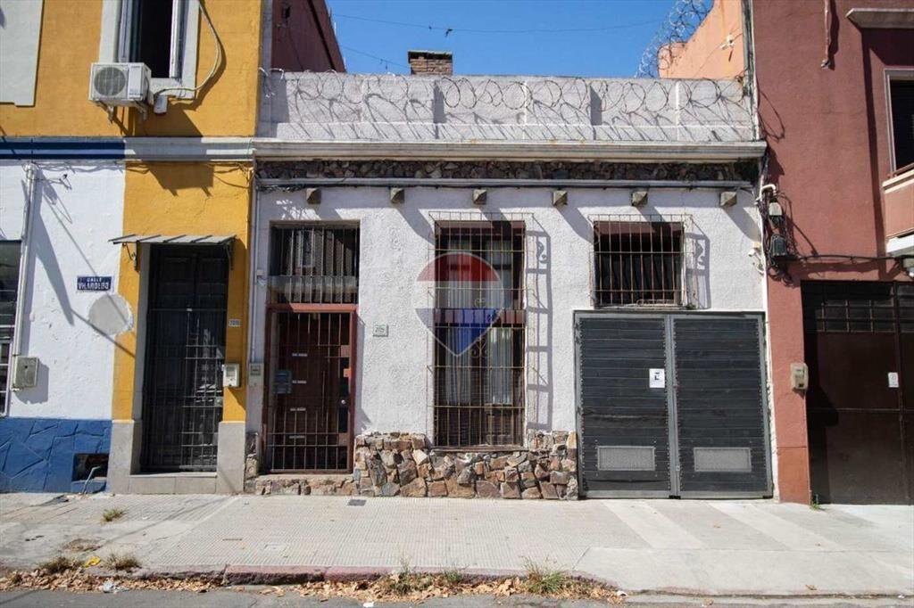 Venta casa - 2 Dormitorios - La Figurita