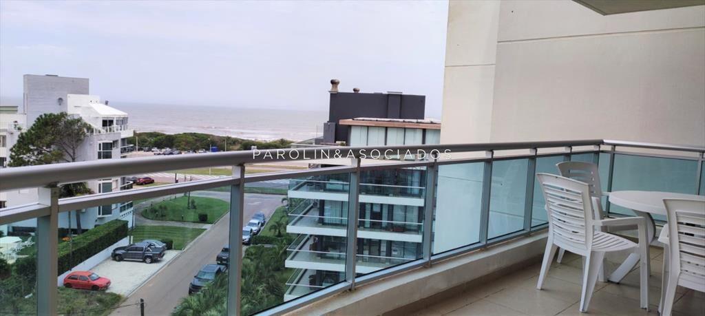 Apartamento en venta de 3 dormitorios en Sol y