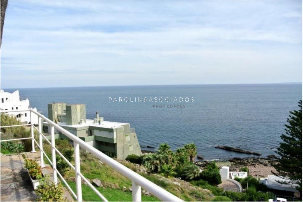 Venta de hermosa casa en punta ballena con la
