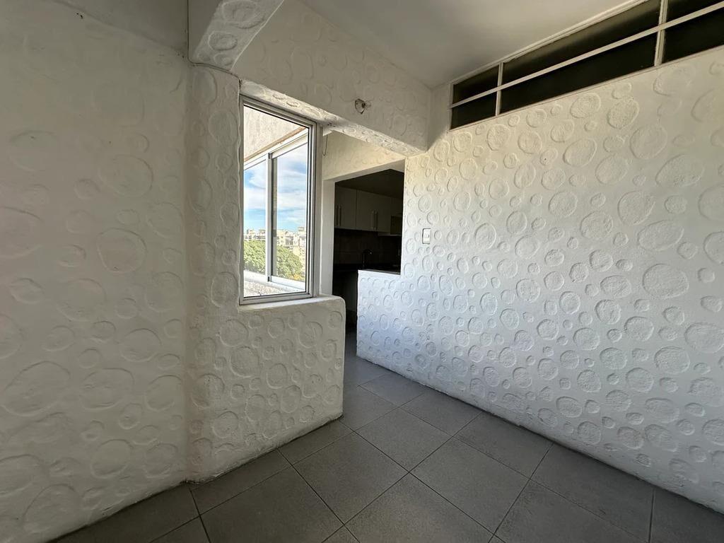 Alquiler apartamento de 4 dormitorios y garaje en Pocitos
