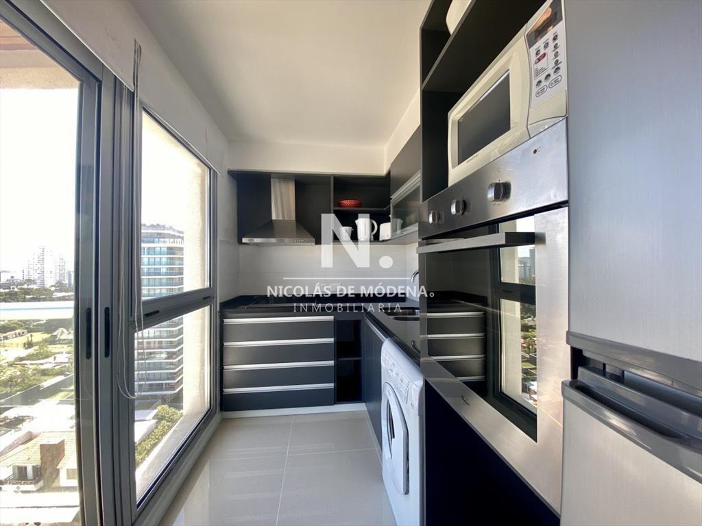 Gran living comedor con salida a amplia terraza con vista y