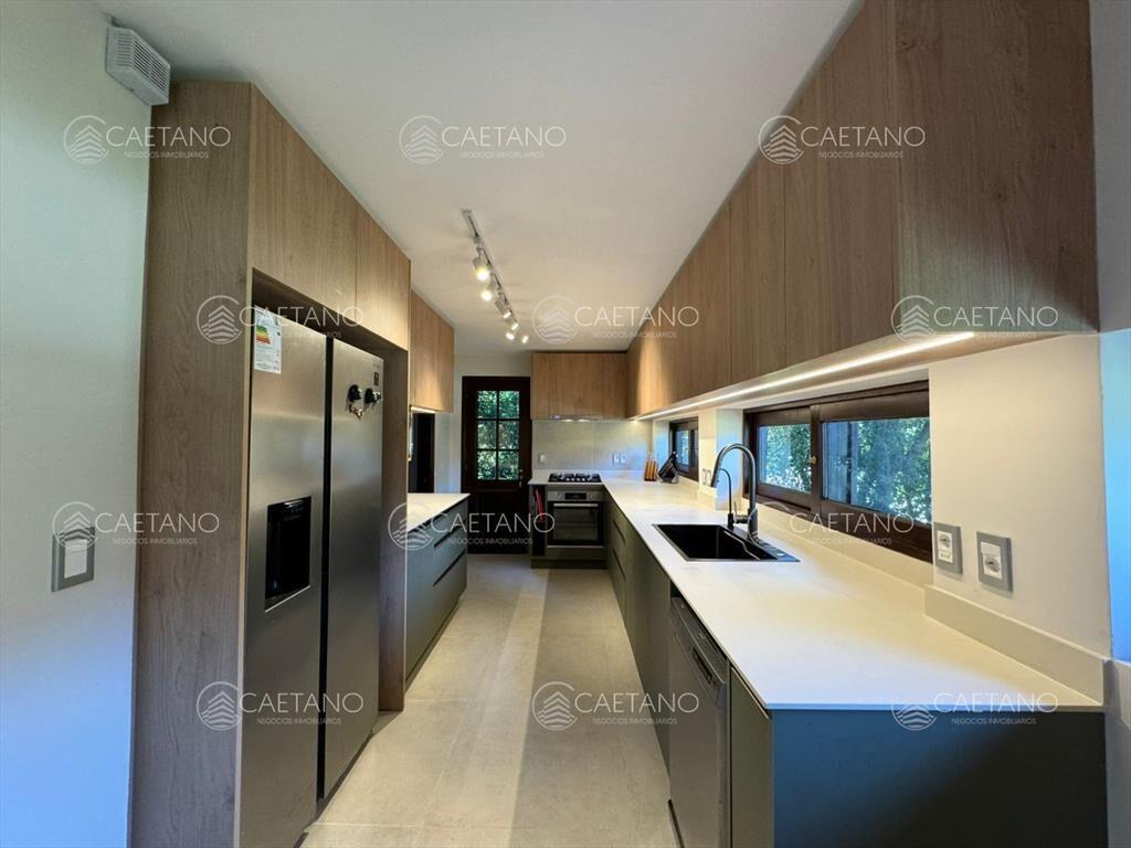 Venta y alquiler temporario casa de 4 Punta del