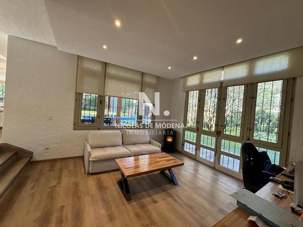 EXCEPCIONAL CASA EN VENTA DE 4 DORMITORIOS