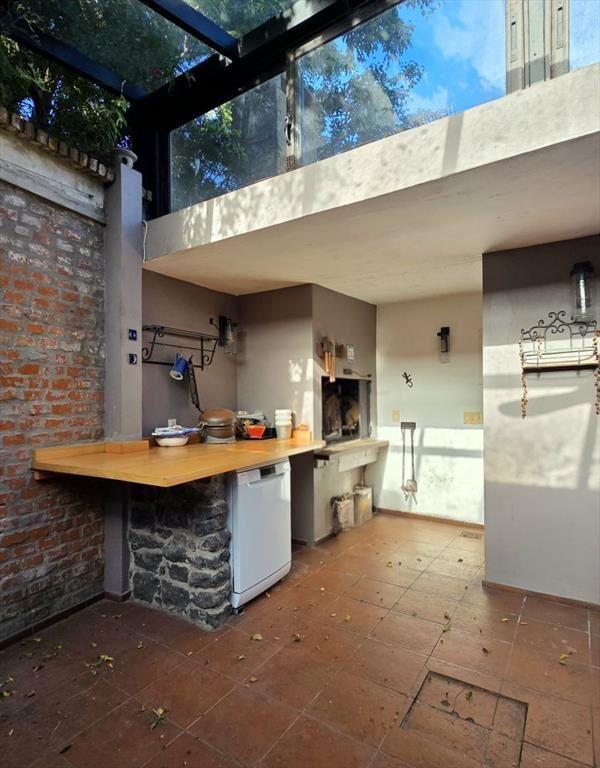Venta de casa de estilo en Pocitos 4 dormitorios...