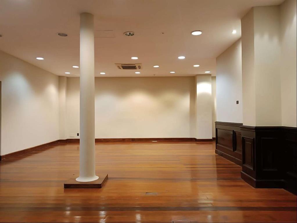 OFICINA ALQUILER - CIUDAD VIEJA- EDIFICIO