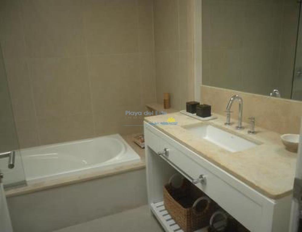Apartamento en Brava, 3 dormitorios *