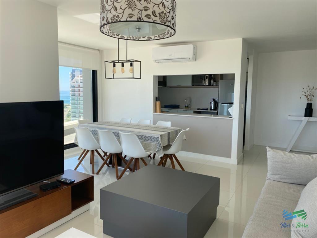Alquilo anual apartamento de 3 dormitorios en torre con ser