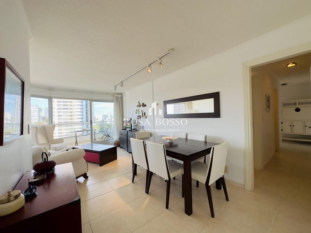 Venta y alquiler de apartamento de dos dormitorios en Punta