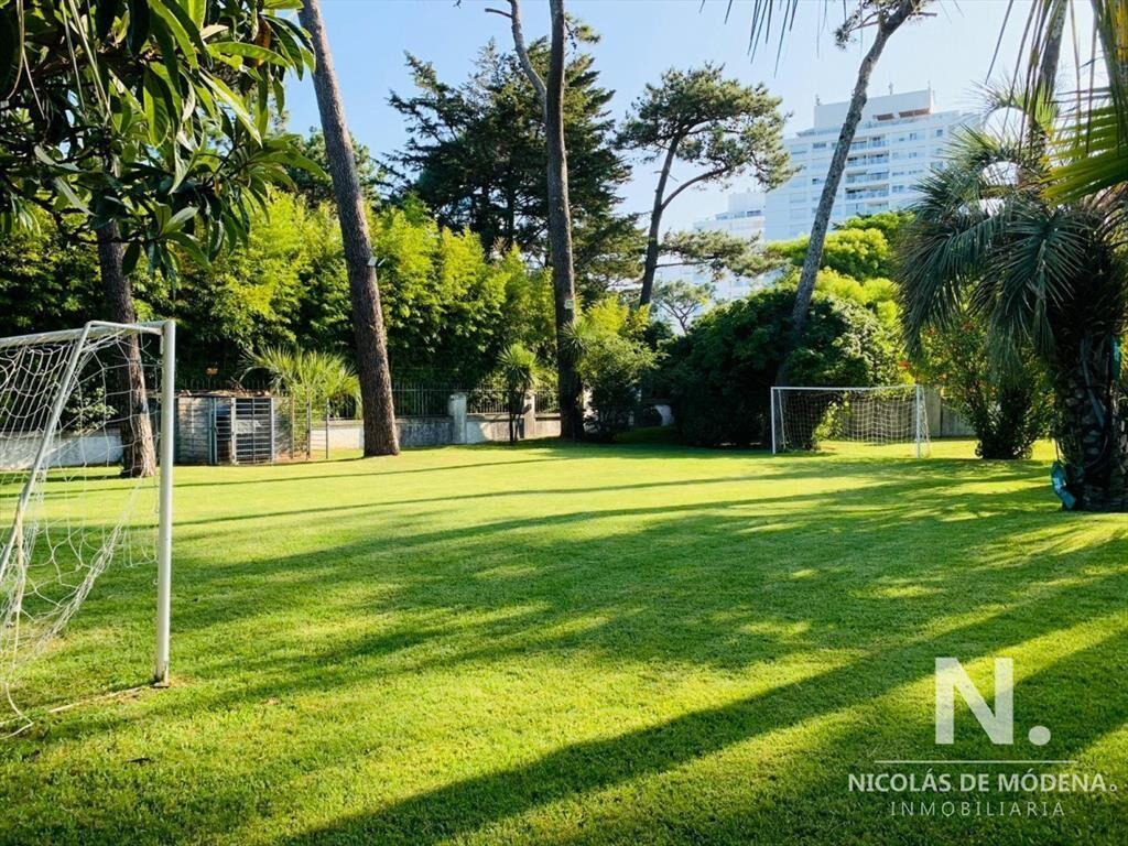 Importante residencia en Venta, Playa Mansa, Punta del Este
