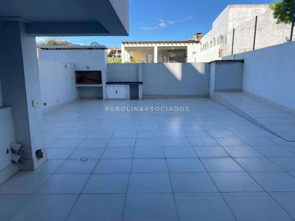 Apartamento en venta de 3 dormitorios en edificio