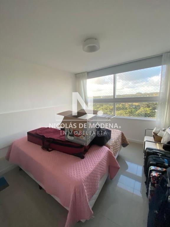 Apartamento en venta de 3 dormitorios y servicio,