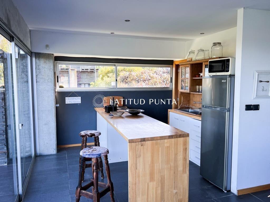 Venta de casa 3 dormitorios en Punta Piedras,