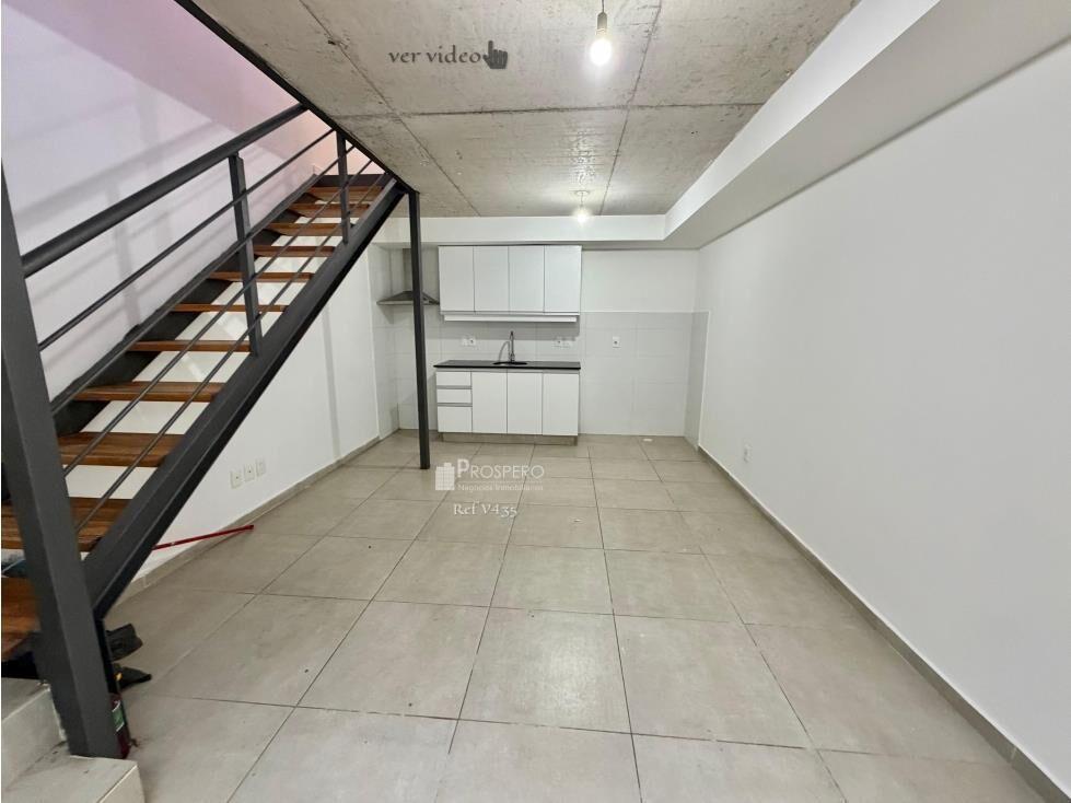 v435 alquiler duplex 1 dorm Tres cruces c/patio casi a estre