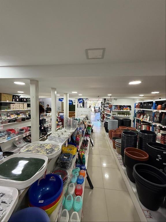 VENTA Local comercial de 240m2 en Perez Castellanos