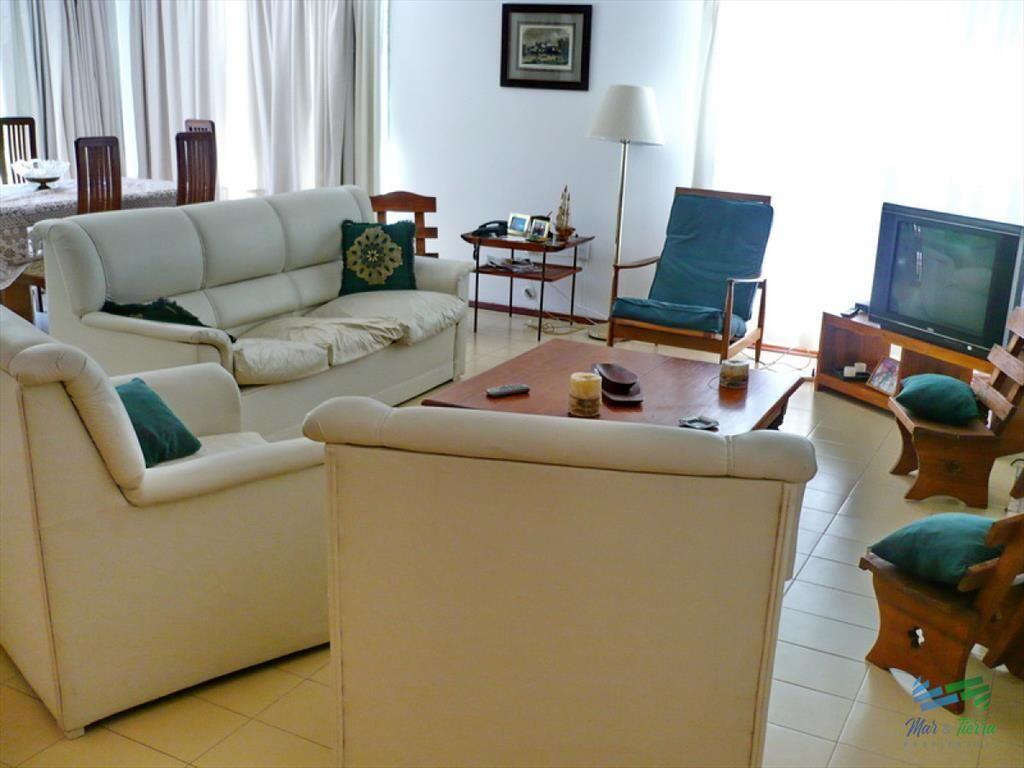 Vendo casa 3 dormitorios con piscina en RincÃ³n