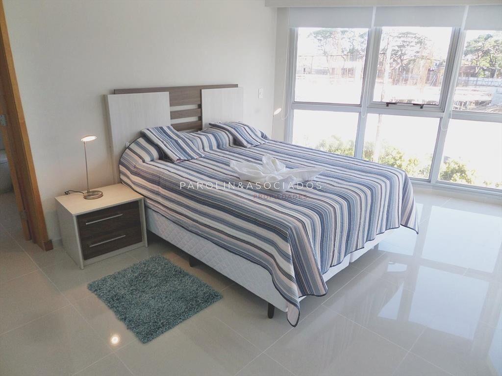 Apartamento de 2 dormitorios en venta en Sunrise