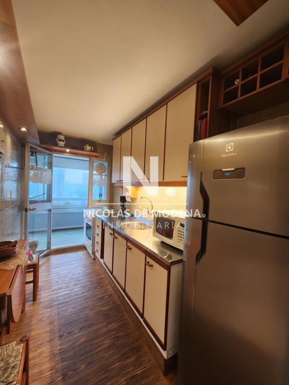 Vende apartamento de 2 dormitorios en Punta del