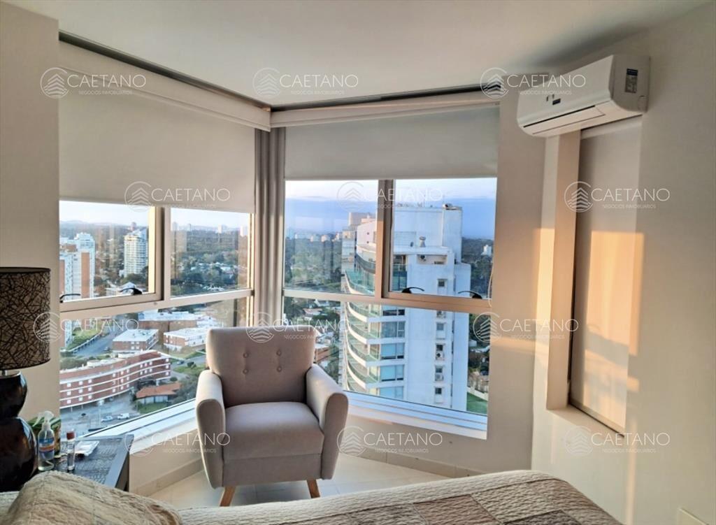 Venta apartamento en Punta del Este con vista al