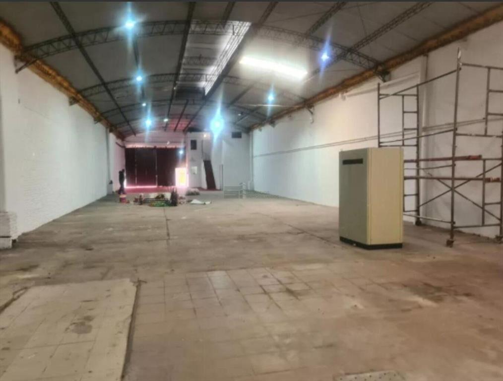 Se vende galpón con renta en Unión