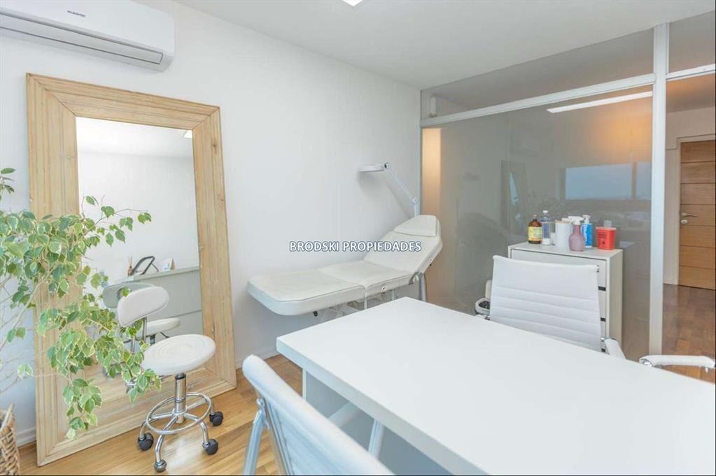 VENTA APARTAMENTO EN TRES CRUCES CON RENTA - 2 DORMITORIOS