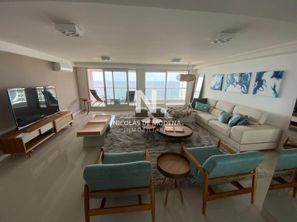 Departamento en venta de 4 dormitorios Punta Del