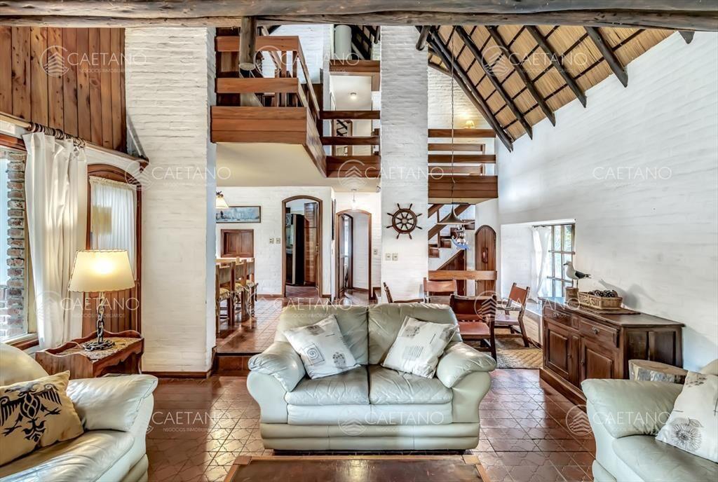 Venta de casa de 4 dormitorios. Pinares, Punta del Este