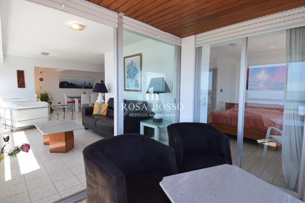 Apartamento en venta con vista al puerto