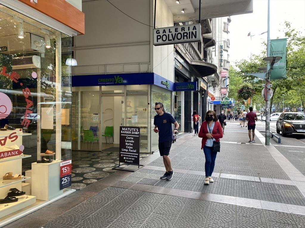 Venta  LOCAL COMERCIAL 18 DE JULIO ENTRE RIO NEGRO Y PARAGU
