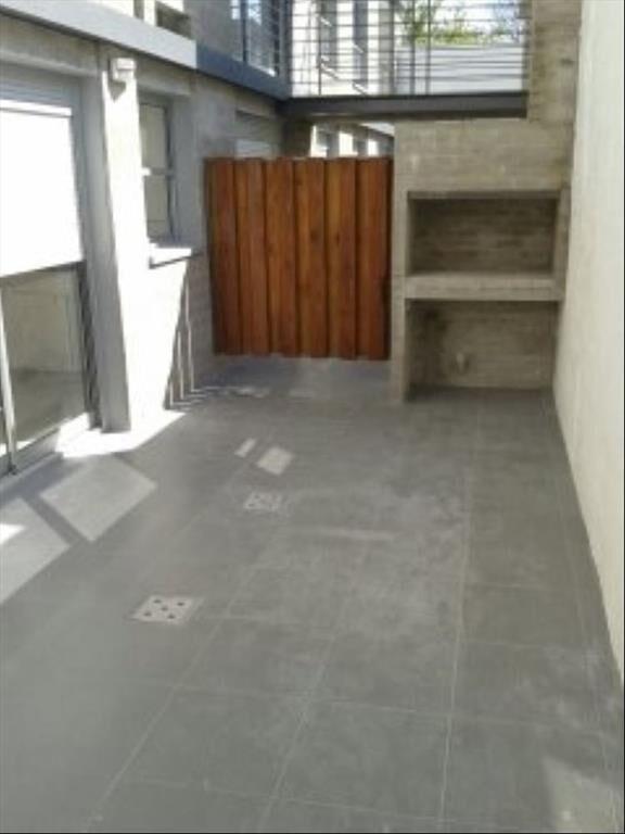 APARTAMENTO 1 DORM, PATIO PARRILLERO,