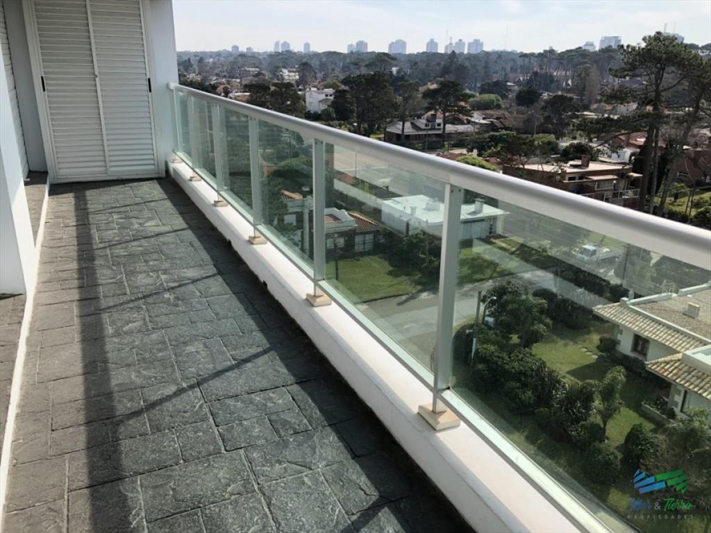 En venta.. piso intermedio, planta amplia muy en