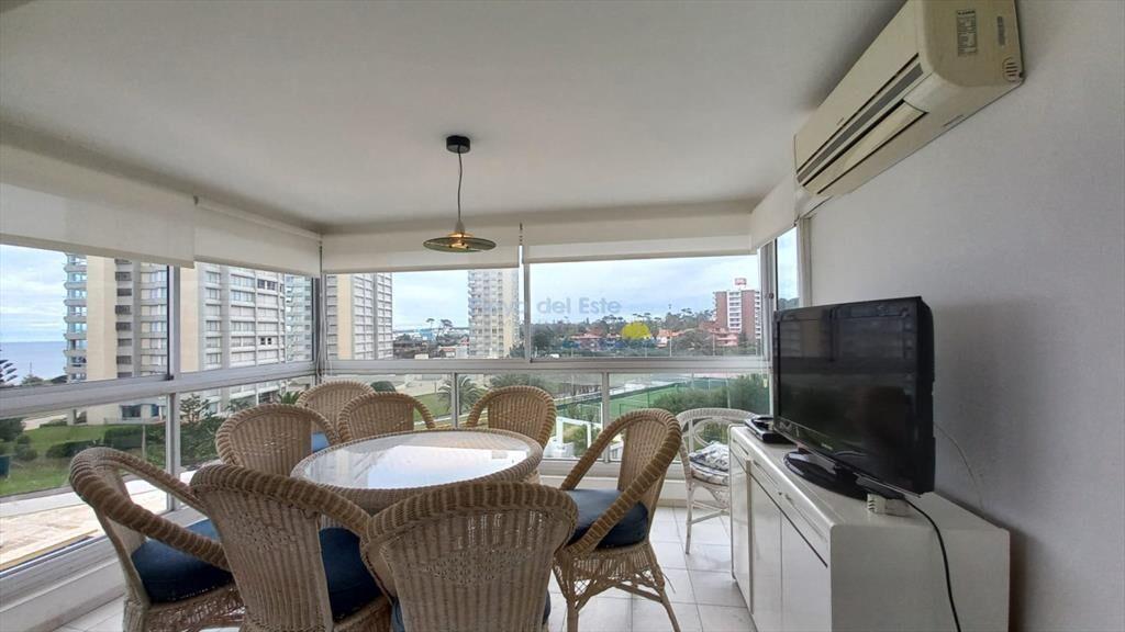 Departamento de 3 dormitorios + dependencia en