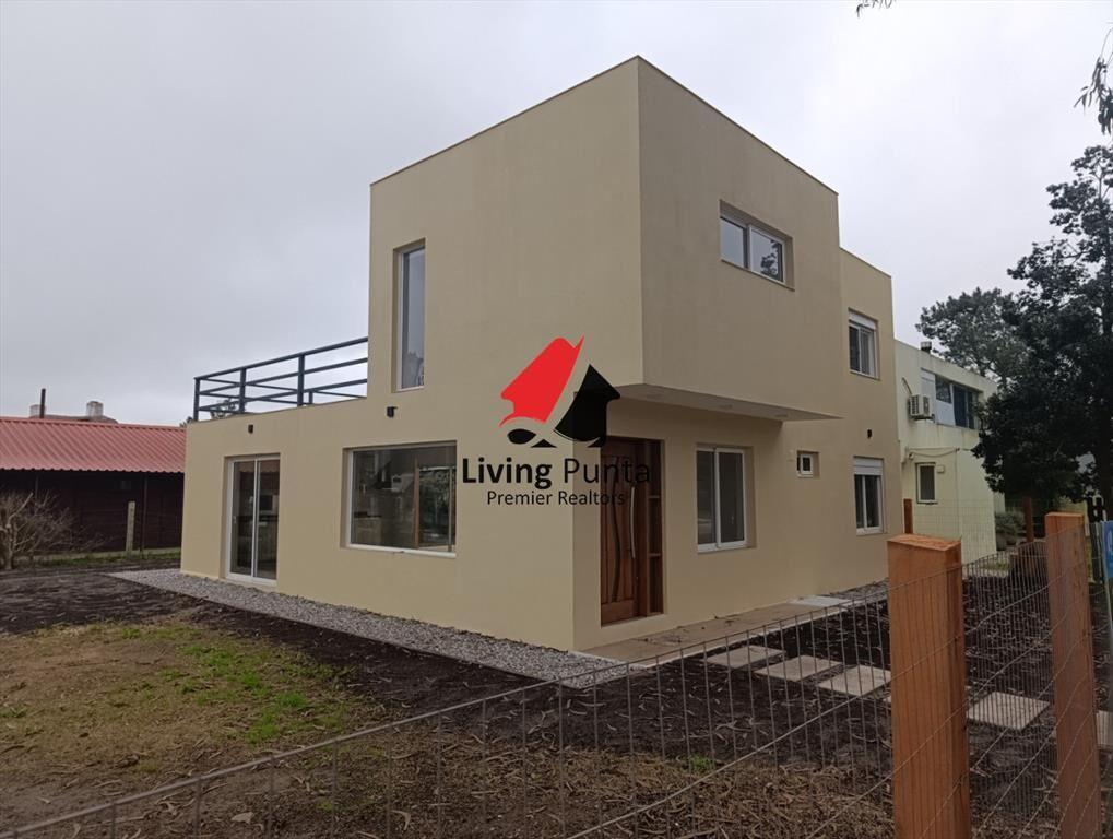 Casa a estrenar en venta - Pinares - Punta del