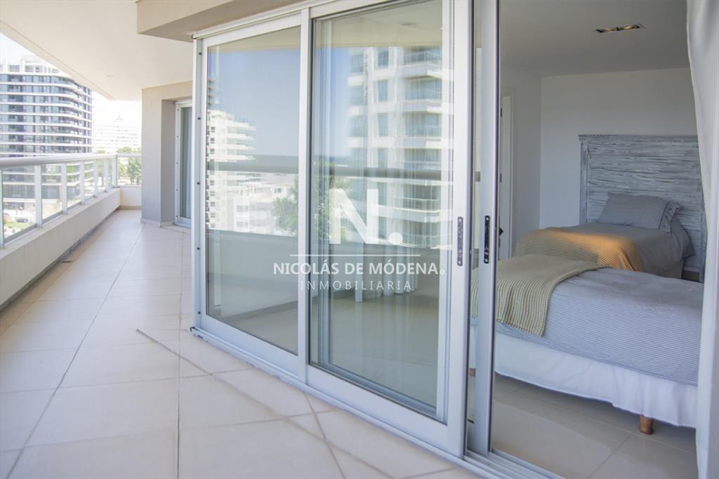 Apartamento de 3 dormitorios en Brava Biarritz,