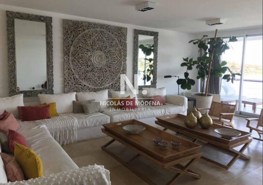 Hermoso apartamento de 3 dormitorios!